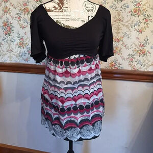 David bitton buffalo womens tunic. Size medium. Black pink white pattern.